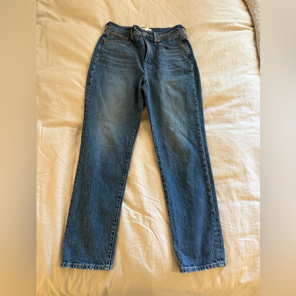 Madewell Perfect Vintage straight leg jean. Size 28